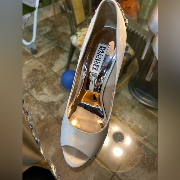 Absolutely Beautiful Badgley Mischka Collection size 7 - Picture 12 of 13